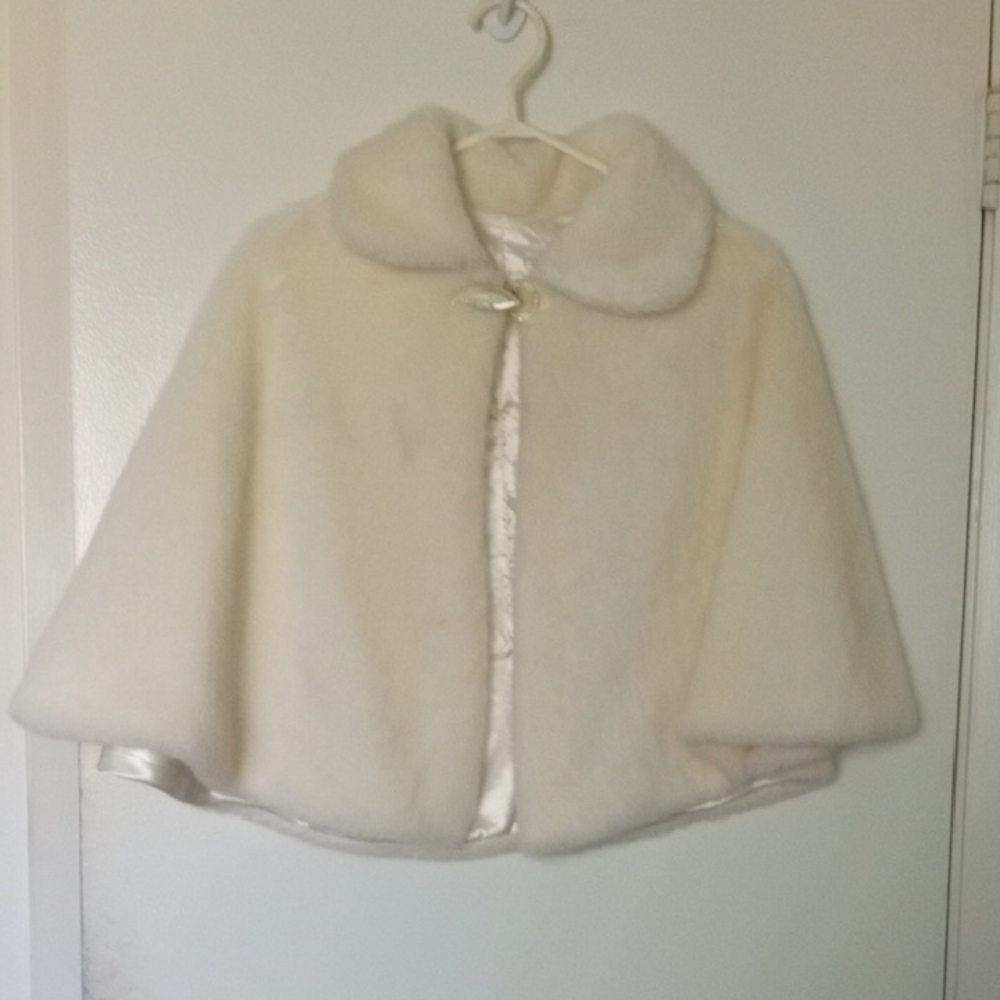 Source Unknown Cream Faux Fur Cape Coat